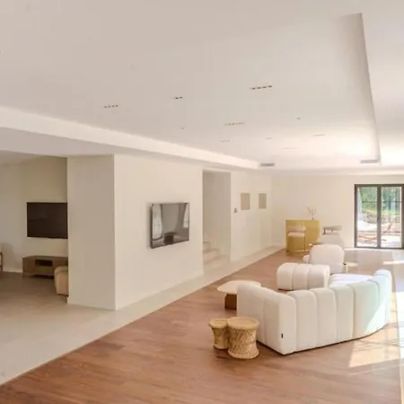 Exclusive Stunning Views Pool *